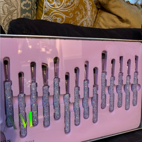 **ONLY 1 LEFT**TIK TOK Viral LIMITED EDITION 30 Piece Essentials MEGASET - Picture 4 of 5